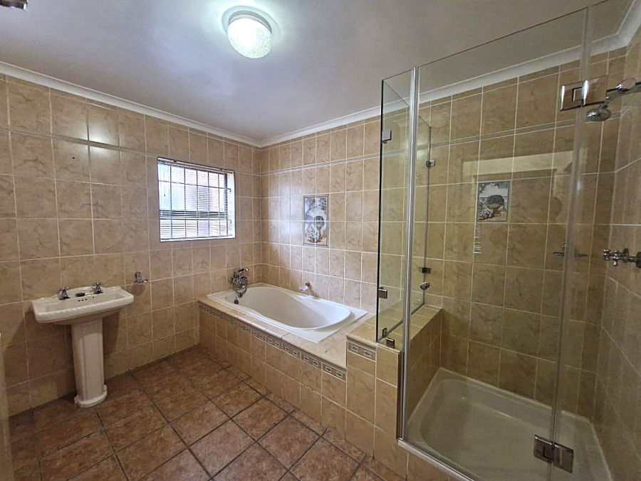 To Let 3 Bedroom Property for Rent in De Oude Spruit Western Cape